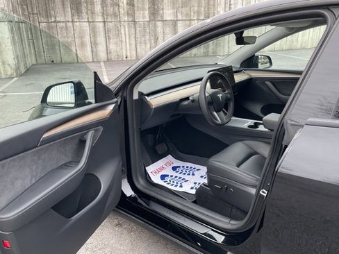 Used 2023 Tesla Model Y Long Range image 15