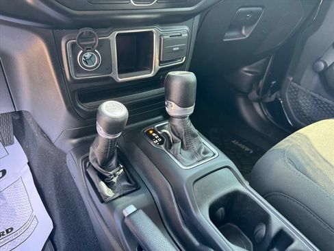 Used 2021 Jeep Wrangler Unlimited Sport AWD/4WD image 19