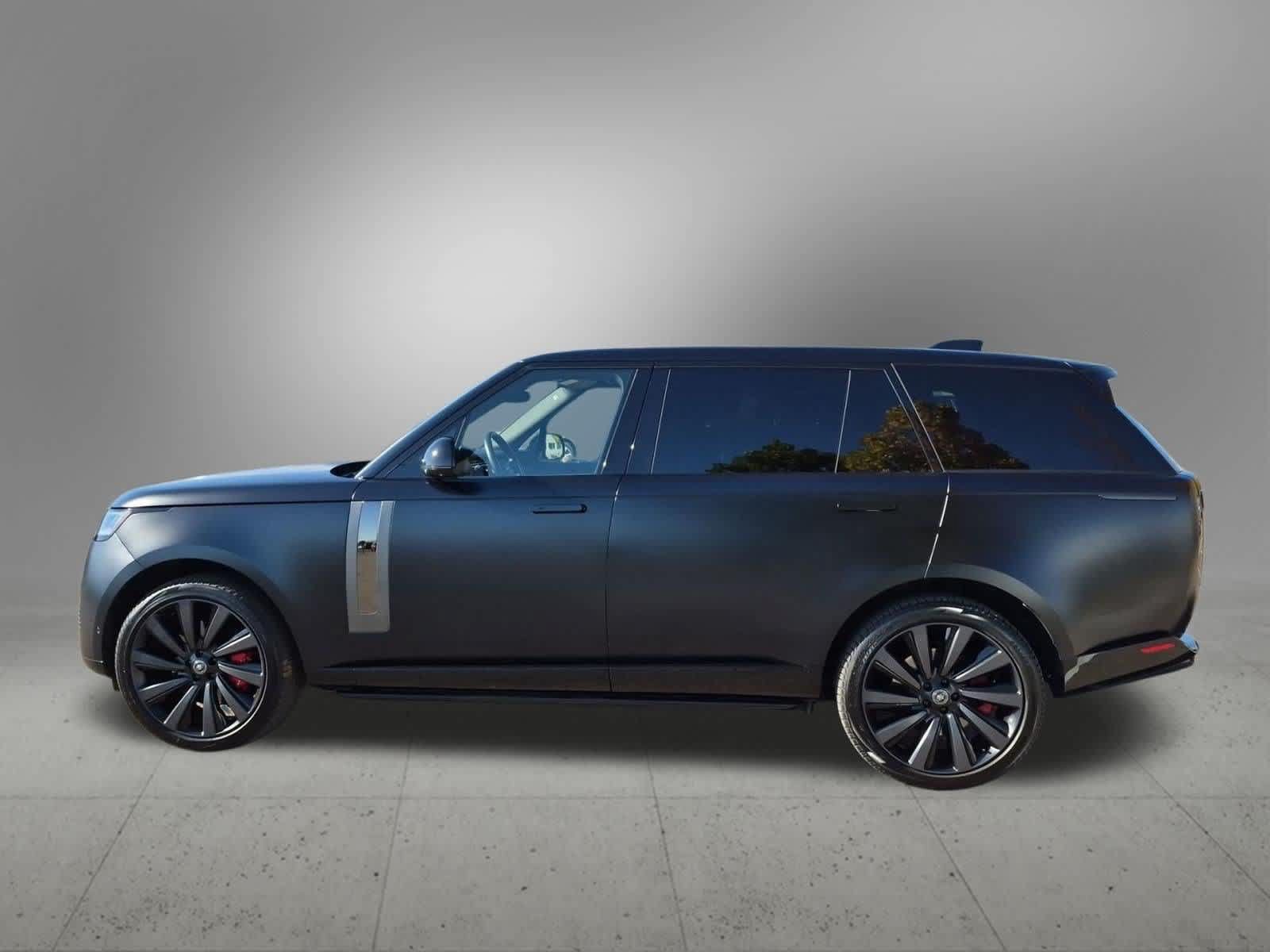 Used 2023 Land Rover Range Rover SV AWD/4WD image 3