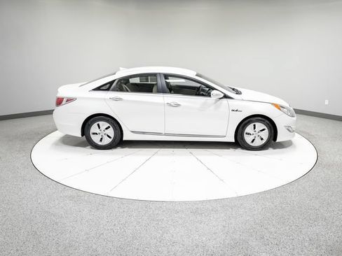 Used 2015 Hyundai Sonata Hybrid FWD image 6