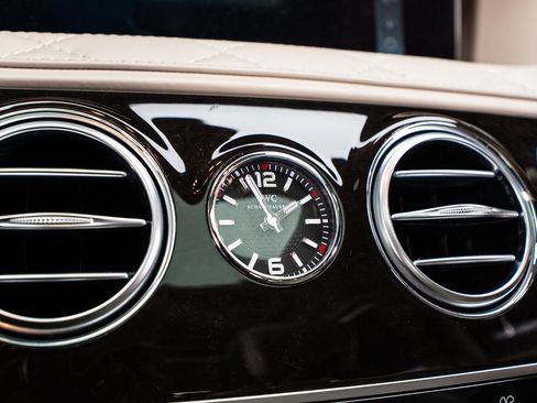 Used 2018 Mercedes-Benz Maybach S 560 4MATIC image 41