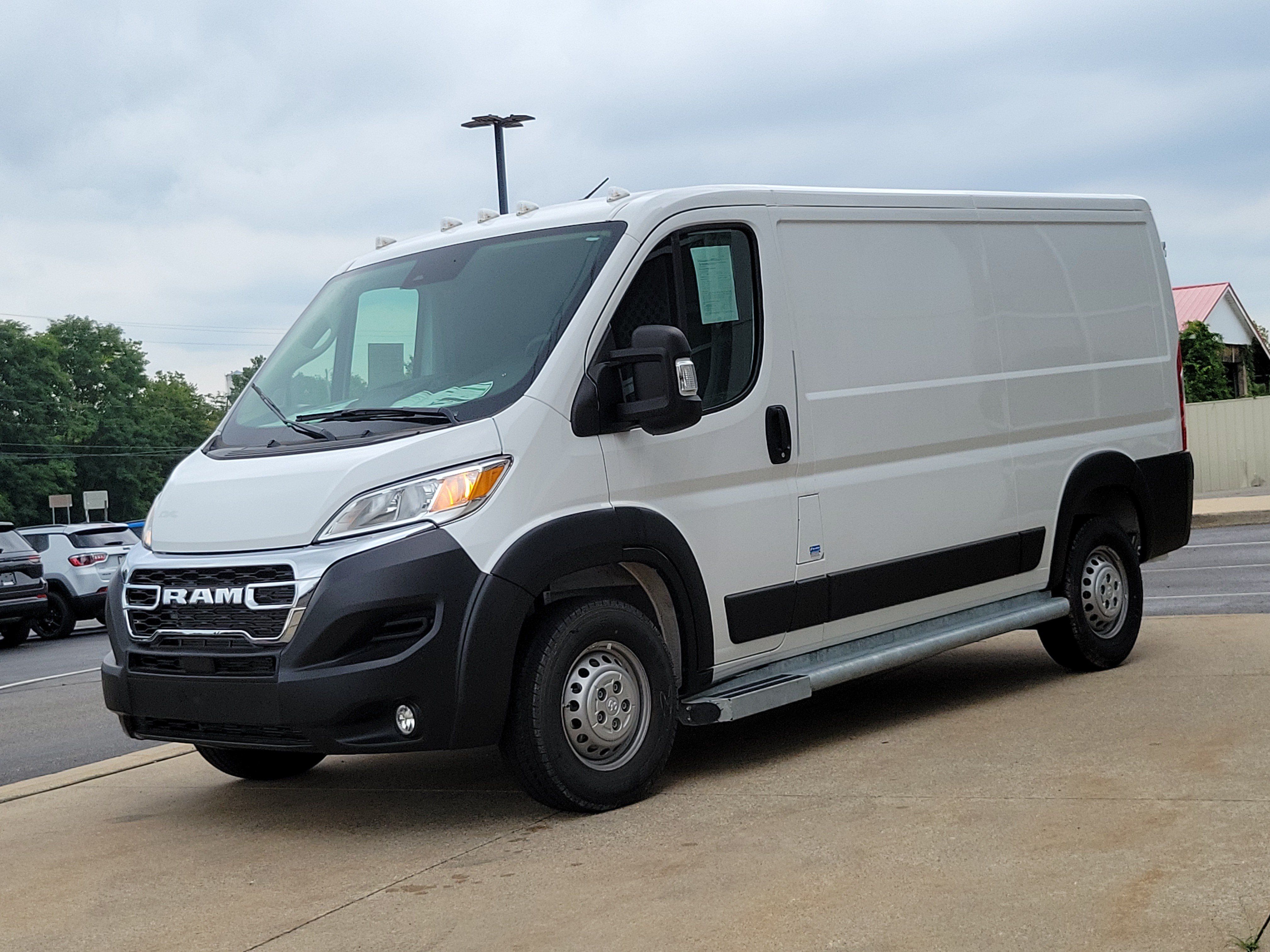 Used 2025 RAM ProMaster 2500 w/ U-Haul Equipment Group FWD image 2