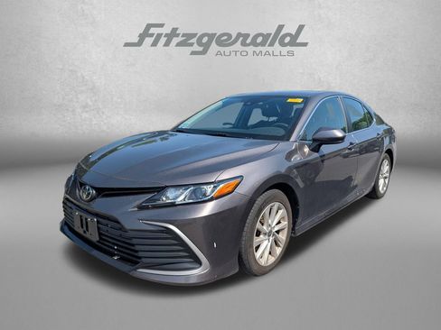 Used 2021 Toyota Camry LE FWD image 2