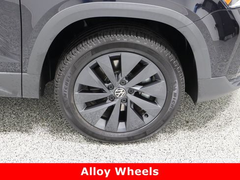 Used 2022 Volkswagen Taos S image 5