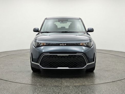 Used 2025 Kia Soul LX w/ LX Technology Package FWD image 2