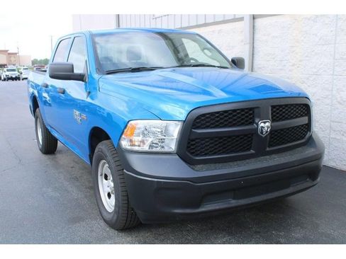 Used 2024 RAM 1500 Tradesman AWD/4WD image 2