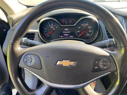 Used 2014 Chevrolet Impala LT w/ Convenience Package FWD image 17