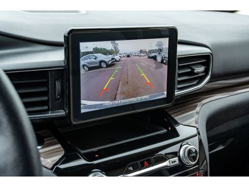 Used 2024 Ford Explorer Limited image 23