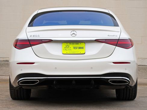 Used 2022 Mercedes-Benz S 500 4MATIC w/ AMG Line Package image 11