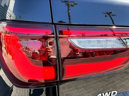 Used 2024 INFINITI QX80 Premium Select w/ Cargo Package AWD/4WD image 30