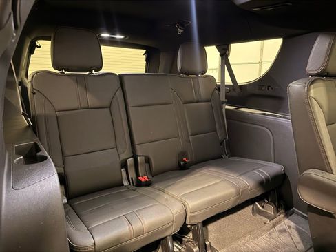 Used 2024 Chevrolet Suburban RST w/ Luxury Package AWD/4WD image 34