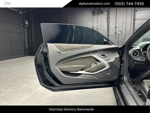 Used 2018 Chevrolet Camaro ZL1 image 35