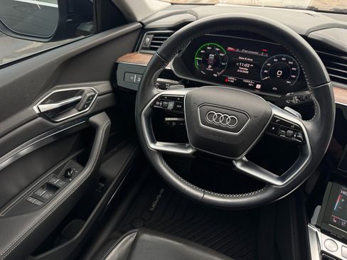 Used 2019 Audi e-tron Premium Plus image 52