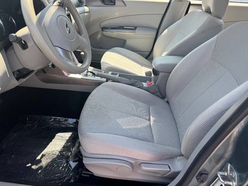 Used 2011 Subaru Forester 2.5X w/ Alloy Wheel Value Pkg image 4