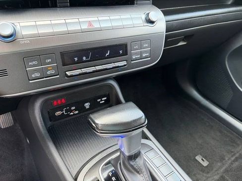 Used 2024 Hyundai Kona SEL AWD/4WD image 23