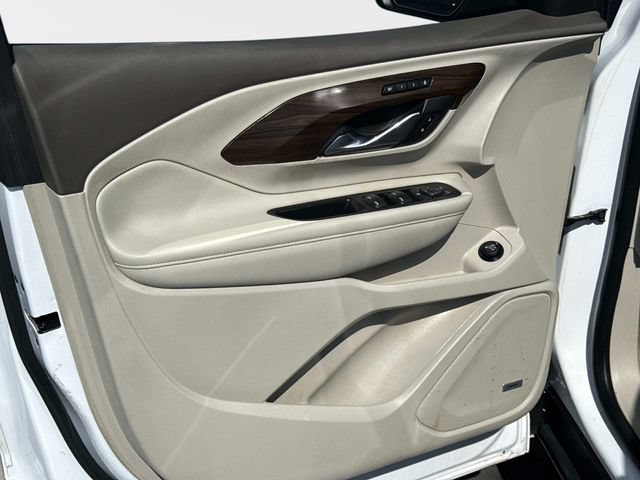 Used 2020 GMC Terrain Denali w/ Denali Premium Package FWD image 14
