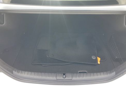 Used 2025 Genesis G70 2.5T image 14