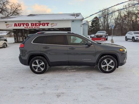 Used 2020 Jeep Cherokee Limited image 2