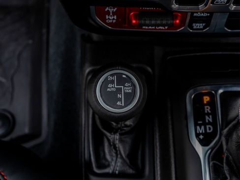 Used 2024 Jeep Gladiator Rubicon AWD/4WD image 27