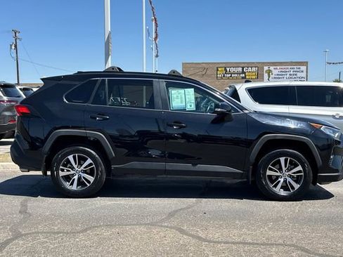 Used 2021 Toyota RAV4 XLE w/ Convenience Package AWD/4WD image 2