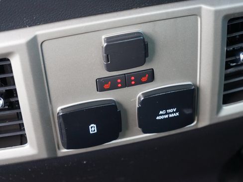 Used 2020 Ford F150 Lariat w/ Equipment Group 502A Luxury AWD/4WD image 17