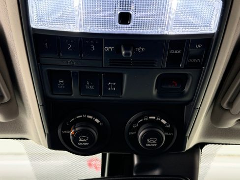 Used 2021 Toyota 4Runner TRD Off-Road Premium w/ Moonroof Package AWD/4WD image 31
