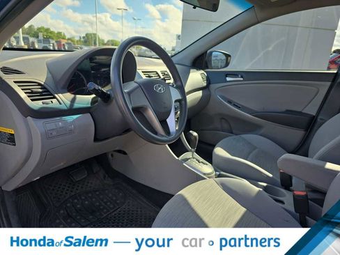 Used 2017 Hyundai Accent SE FWD image 2