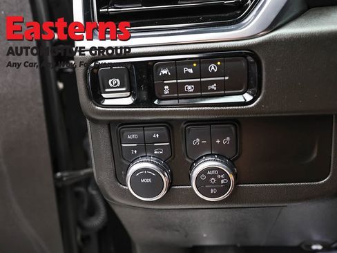 Used 2025 GMC Yukon XL Denali AWD/4WD image 23