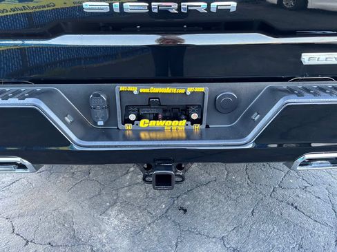 Used 2021 GMC Sierra 1500 Elevation w/ Preferred Package AWD/4WD image 4