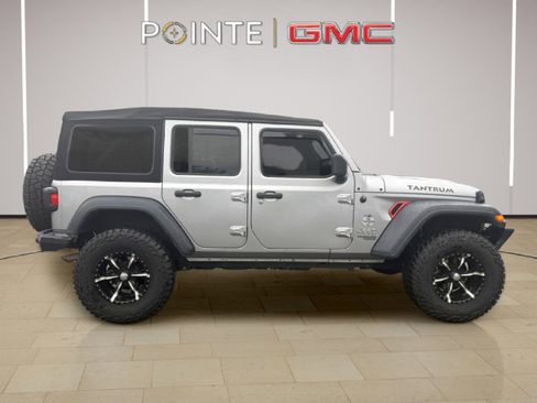 Used 2019 Jeep Wrangler Unlimited Sport S image 9