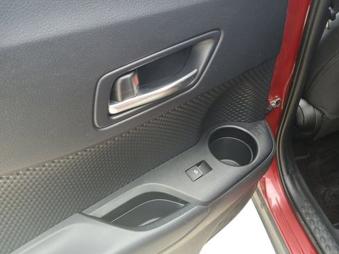 Used 2018 Toyota C-HR XLE FWD image 13