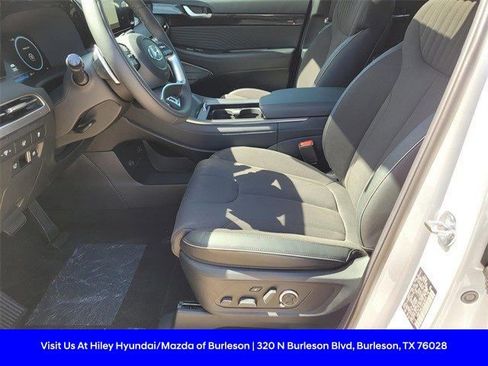 Used 2025 Hyundai Palisade Calligraphy image 3
