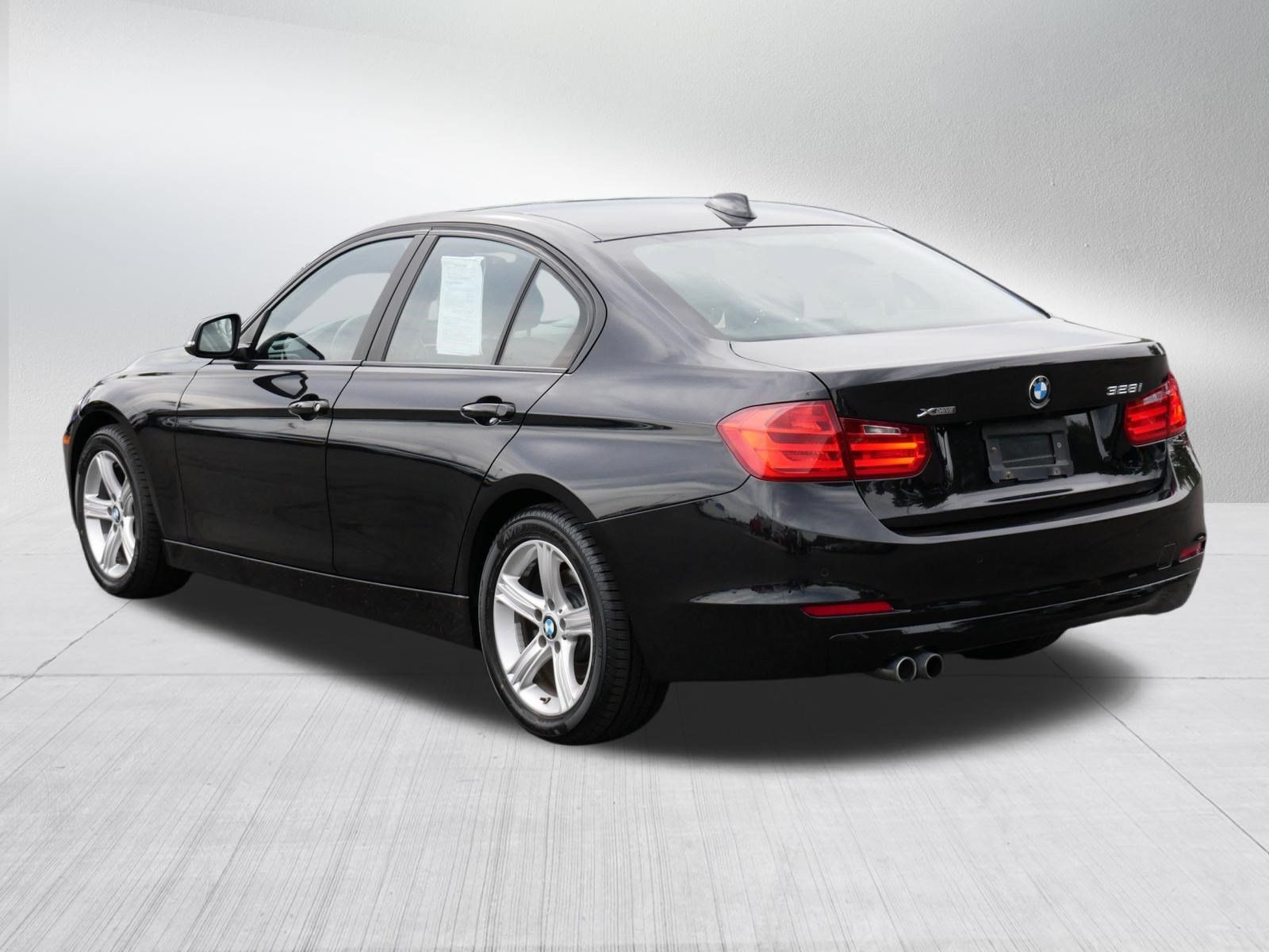 Used 2015 BMW 328i xDrive Sedan AWD/4WD image 5