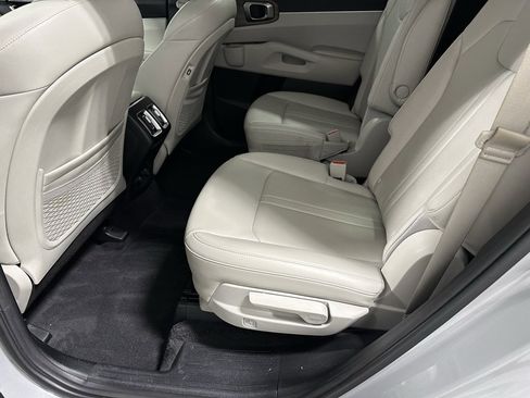 Used 2022 Kia Sorento EX image 21