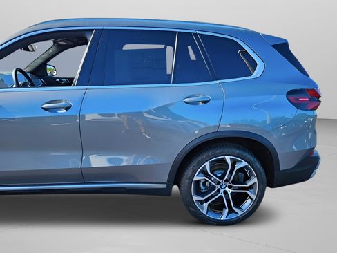 New 2026 BMW X5 sDrive40i w/ Premium Package image 31
