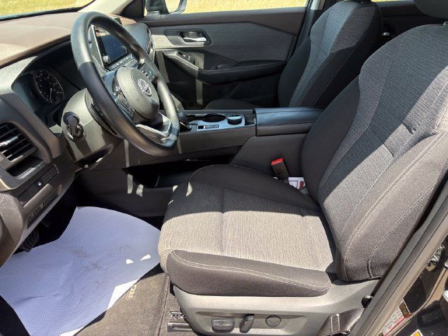Used 2023 Nissan Rogue SV AWD/4WD image 15