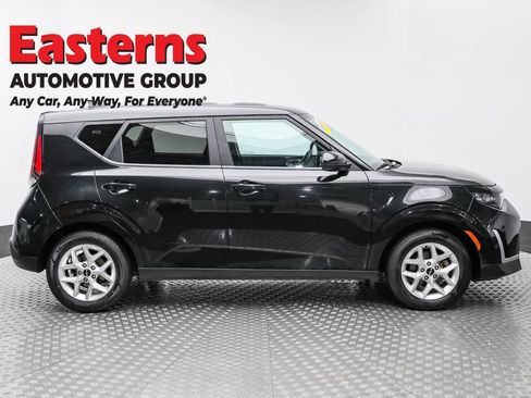 Used 2023 Kia Soul LX w/ Option Group 015 image 4