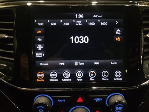 Used 2021 Jeep Grand Cherokee Overland image 25