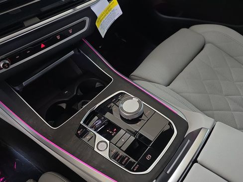 Certified 2025 BMW X5 sDrive40i w/ Executive Package RWD image 26