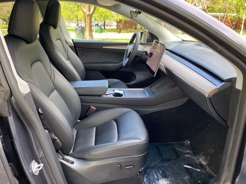 Used 2023 Tesla Model Y Long Range image 34