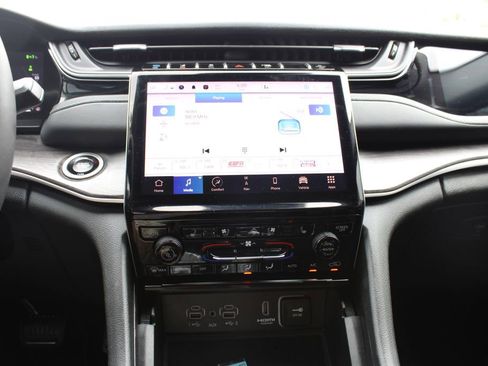 Used 2023 Jeep Grand Cherokee 4WD 4xe w/ Luxury Tech Group II image 28