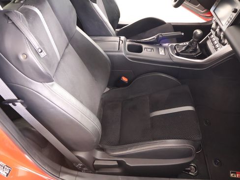 Used 2024 Toyota GR86 Premium RWD image 13