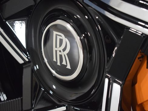 New 2026 Rolls-Royce Cullinan Black Badge image 18
