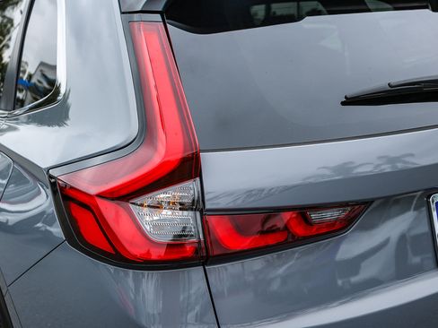 Used 2025 Honda CR-V LX image 12