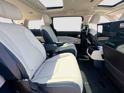 New 2026 Kia Carnival SX Prestige FWD image 31