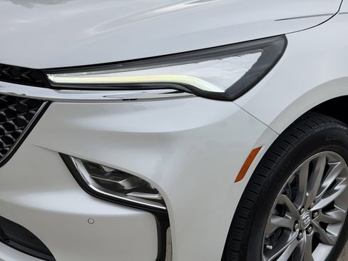 Used 2024 Buick Enclave Avenir w/ Avenir Technology Package image 8