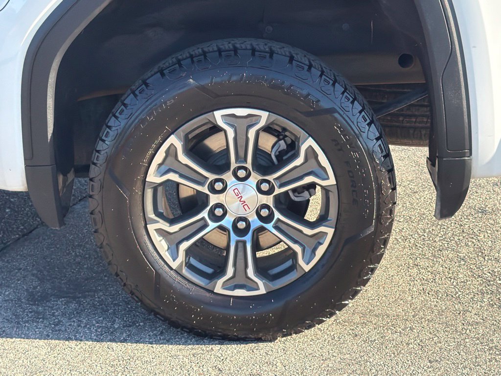 Used 2025 GMC Sierra 1500 SLT AWD/4WD image 16