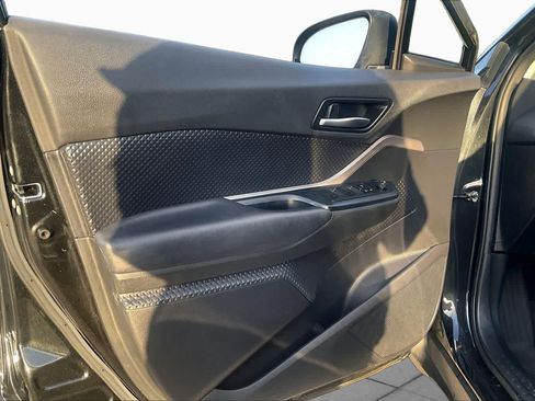 Used 2020 Toyota C-HR LE FWD image 21