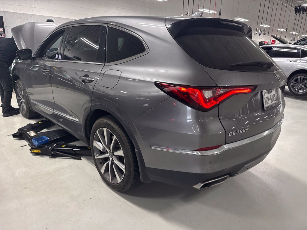 Used 2025 Acura MDX w/ Technology Package FWD image 3