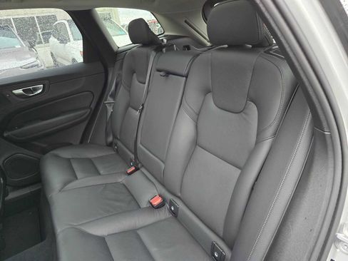 Certified 2025 Volvo XC60 B5 Plus AWD/4WD image 18